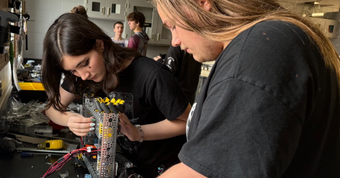 Clow Valve grant fuels growth of Oskaloosa High School Robotics Program